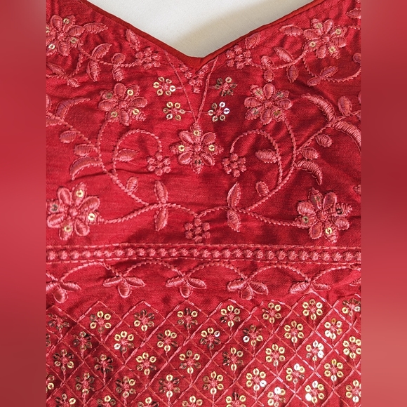 Red stitched Readymade Choli Blouse for lehenga or saree - Picture 3 of 13